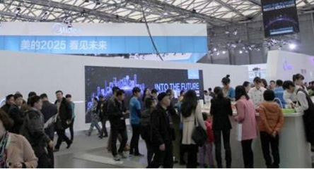 從智能產(chǎn)品到智能工廠 美的空調(diào)引領(lǐng)智能競(jìng)賽與會(huì)展服務(wù)創(chuàng)新