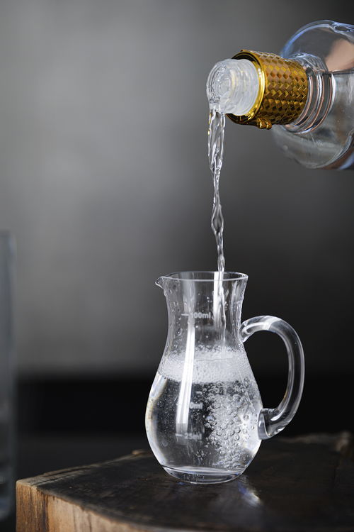 白酒送禮有講究，濃香與醬香大不同——酒迎天下為您詳解